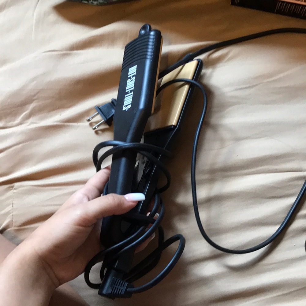 Hot tools straightener